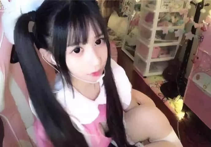 溫婉后，抖音現(xiàn)第一女網(wǎng)紅又撲街了！真面目被曝光！簡(jiǎn)直無(wú)法直視...