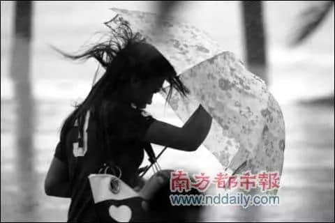 比山竹更可怕的是，知道星期一要準(zhǔn)時(shí)上班的那一刻！