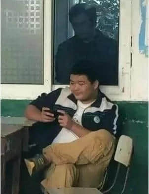 每個廣東班主任，都系黃子華嘅繼承人