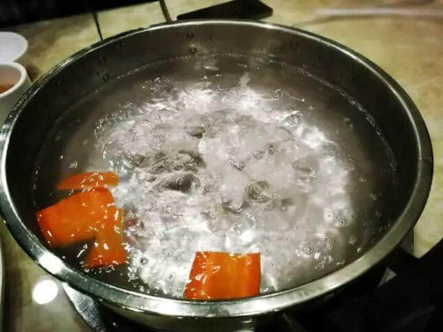 在廣東，有一種境界叫清水打邊爐
