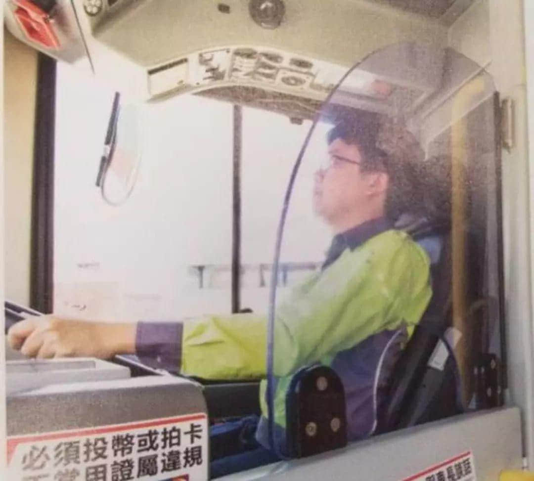 同樣發(fā)生嚴重巴士事故，香港是如何預防悲劇重演？