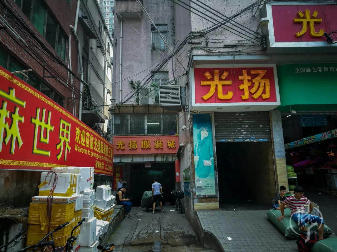 在沒有雙十一的年代，十三行就是每個(gè)廣州人的淘寶天堂