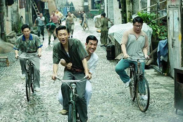 唔好再問(wèn)佛山人識(shí)唔識(shí)無(wú)影腳！因?yàn)辄S飛鴻自己都唔識(shí)！