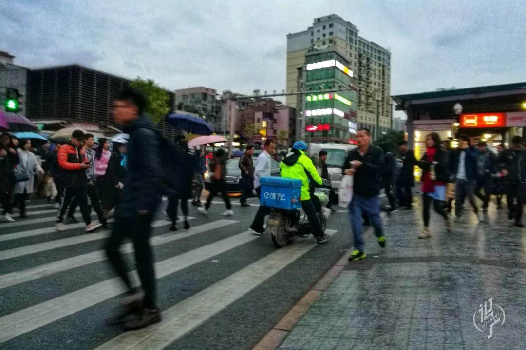 廣州街頭外賣交通違法亂象，有人管嗎？