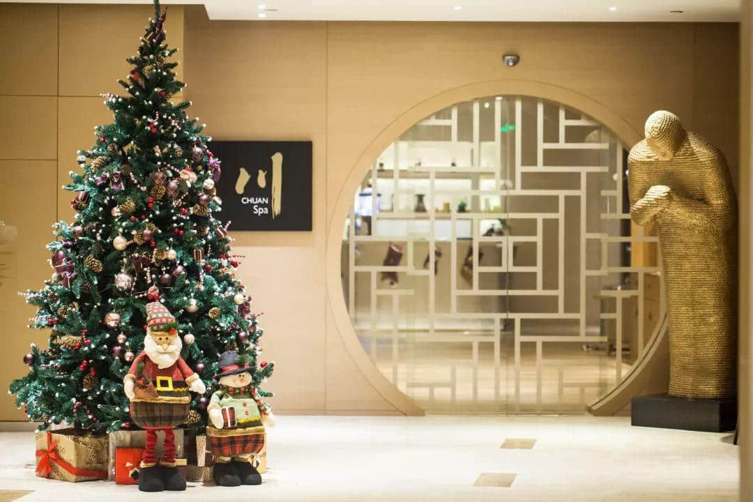 今年圣誕，我哋一于留喺廣州睇“雪”！