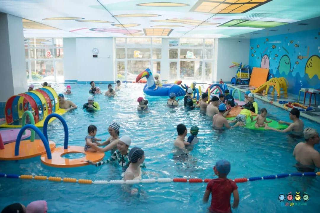 吐泡泡天河店周年慶典“圣誕歡樂頌 親子水上趴”引爆廣州親子游泳圈 吐泡泡天河店周年慶典“圣誕歡樂頌 親子水上趴”引爆廣州親子游泳圈