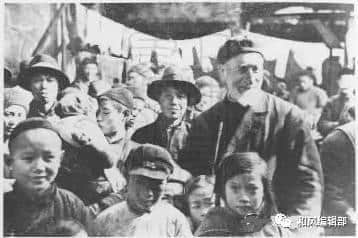 這個(gè)民族不應(yīng)驚人的無知、驚人的忘恩負(fù)義......