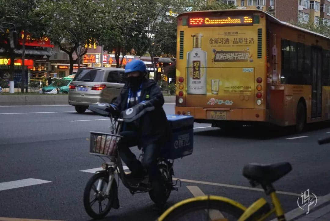 廣州街頭外賣交通違法亂象，有人管嗎？