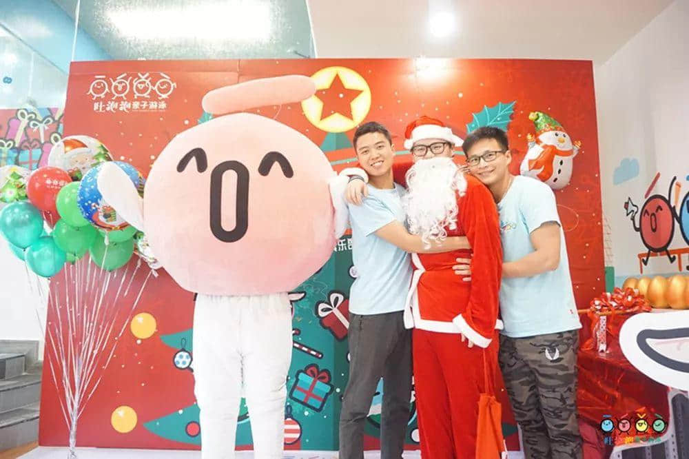 吐泡泡天河店周年慶典“圣誕歡樂頌 親子水上趴”引爆廣州親子游泳圈 吐泡泡天河店周年慶典“圣誕歡樂頌 親子水上趴”引爆廣州親子游泳圈