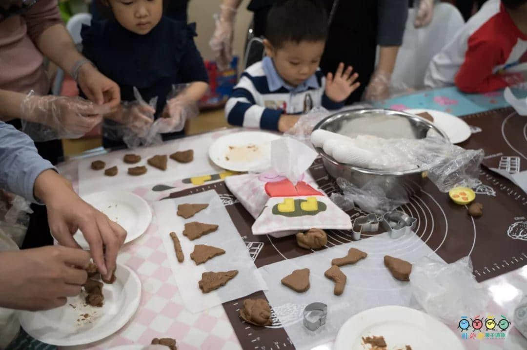 吐泡泡天河店周年慶典“圣誕歡樂頌 親子水上趴”引爆廣州親子游泳圈 吐泡泡天河店周年慶典“圣誕歡樂頌 親子水上趴”引爆廣州親子游泳圈