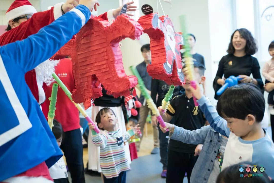 吐泡泡天河店周年慶典“圣誕歡樂頌 親子水上趴”引爆廣州親子游泳圈 吐泡泡天河店周年慶典“圣誕歡樂頌 親子水上趴”引爆廣州親子游泳圈