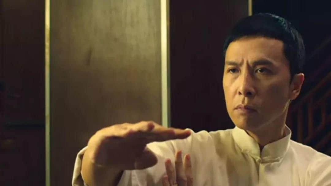 唔好再問(wèn)佛山人識(shí)唔識(shí)無(wú)影腳！因?yàn)辄S飛鴻自己都唔識(shí)！