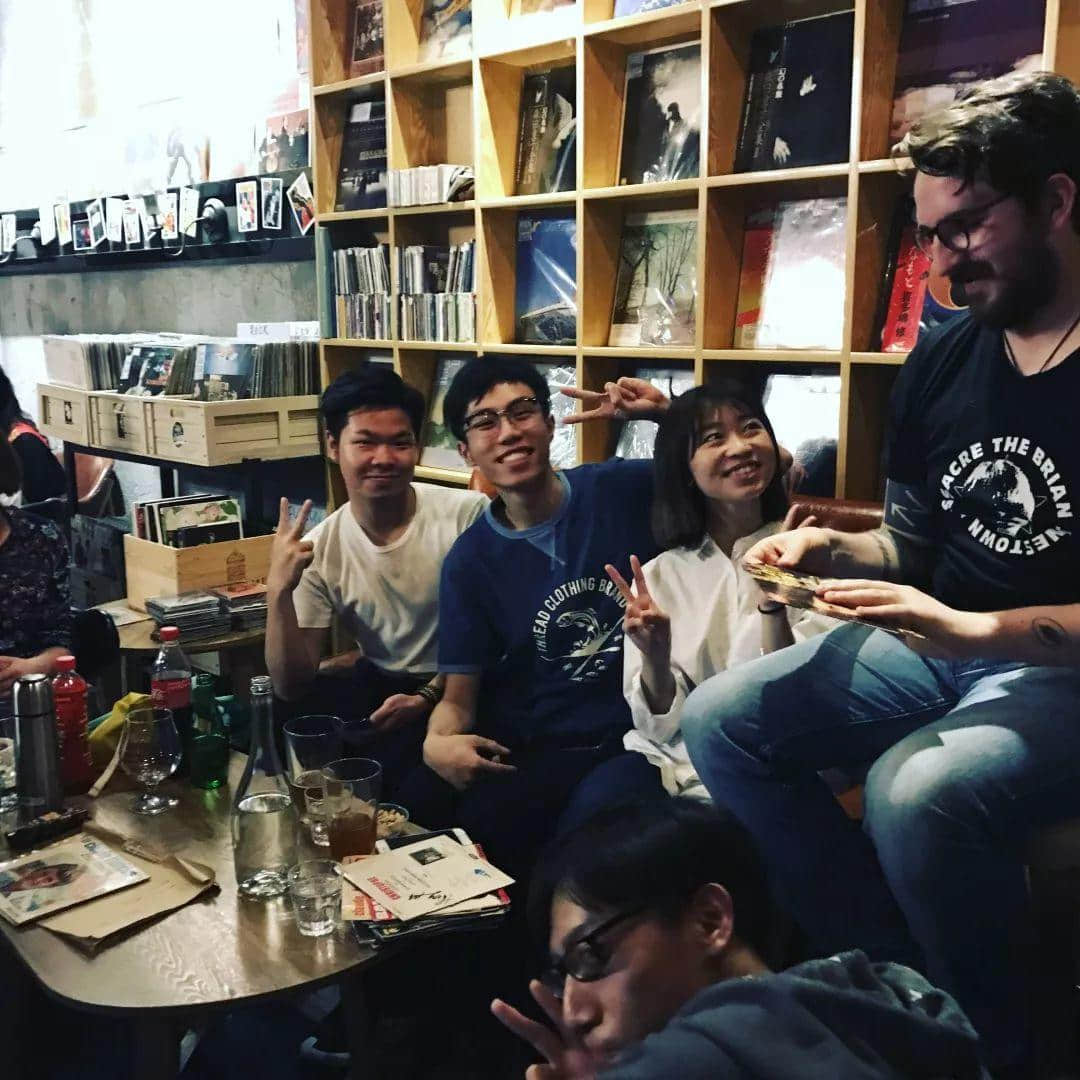 體育西橫街小區(qū)里，藏著全廣州最值得一去的黑膠唱片店