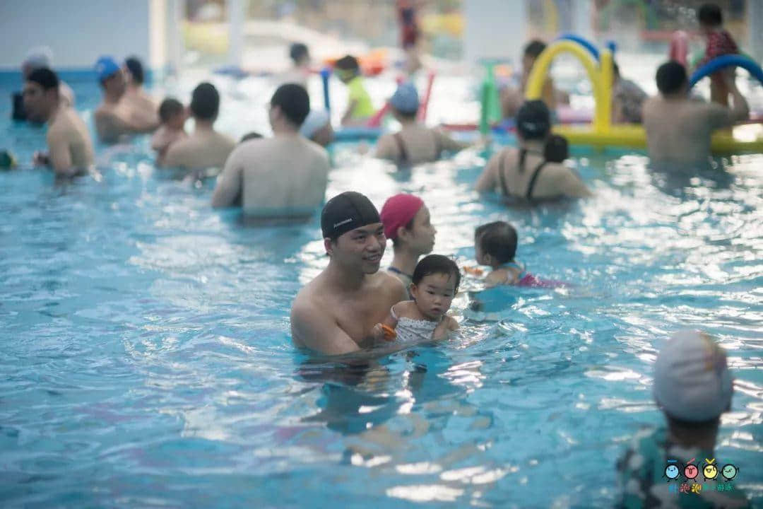 吐泡泡天河店周年慶典“圣誕歡樂頌 親子水上趴”引爆廣州親子游泳圈 吐泡泡天河店周年慶典“圣誕歡樂頌 親子水上趴”引爆廣州親子游泳圈