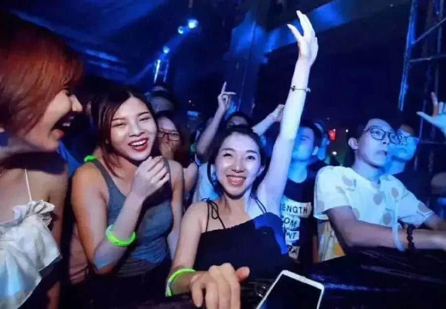 廣州春節(jié)打卡圣地，追尋光與好玩的一切，盡在這里！