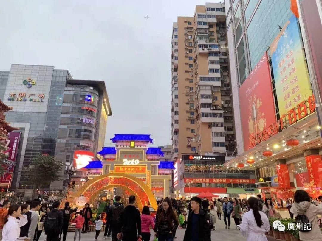 西湖花市起咗一座唔太吉利嘅牌坊，你仲會去逛花街麼？