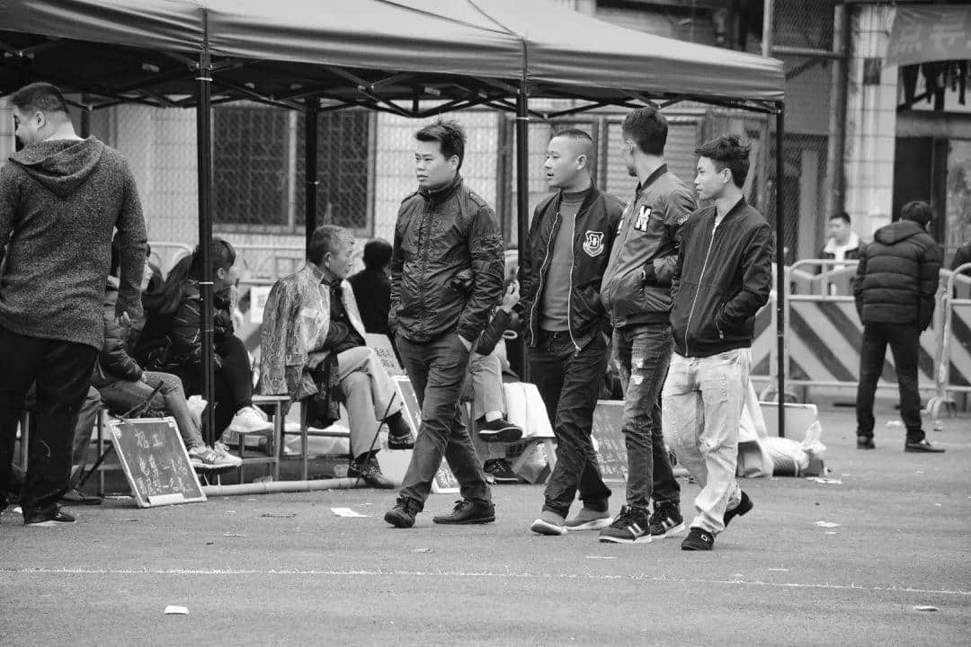 廣州制衣廠月薪上萬(wàn)招不到人？我們?nèi)樈?、康?lè)村看了看