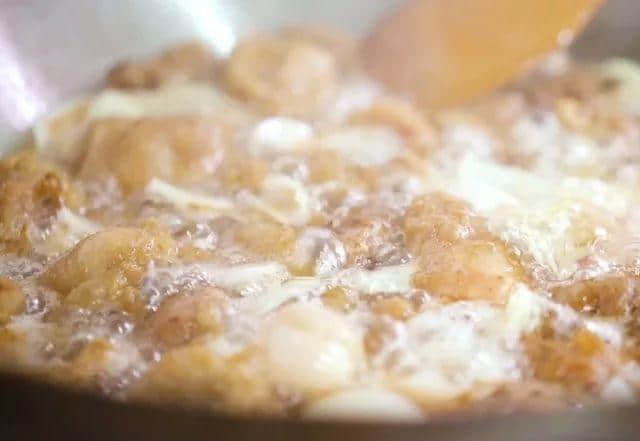 人間美味豬油渣，養(yǎng)成油膩廣東人