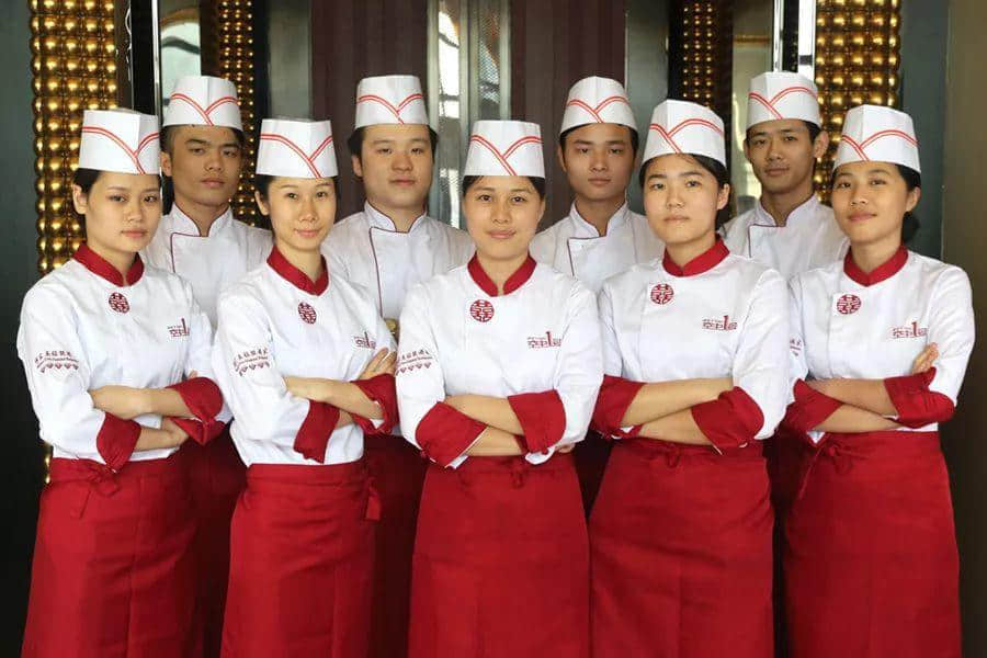 33年，這家服務(wù)了幾代廣州人的海鮮酒家卻越做越年輕了！