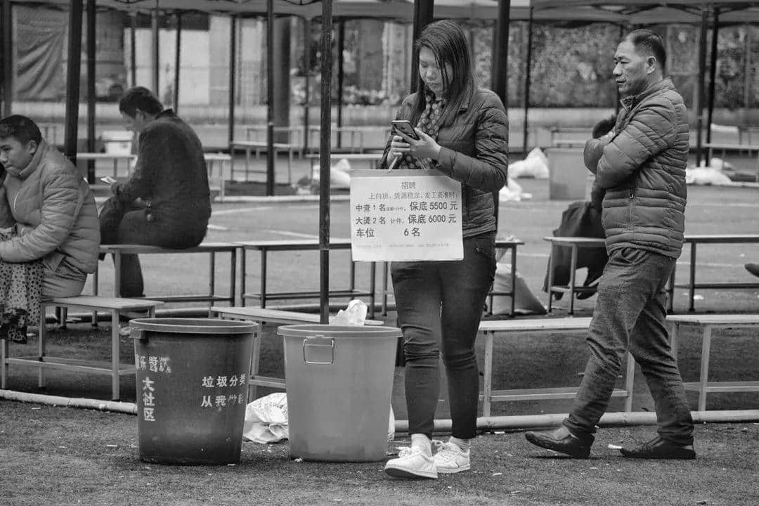 廣州制衣廠月薪上萬(wàn)招不到人？我們?nèi)樈⒖禈?lè)村看了看