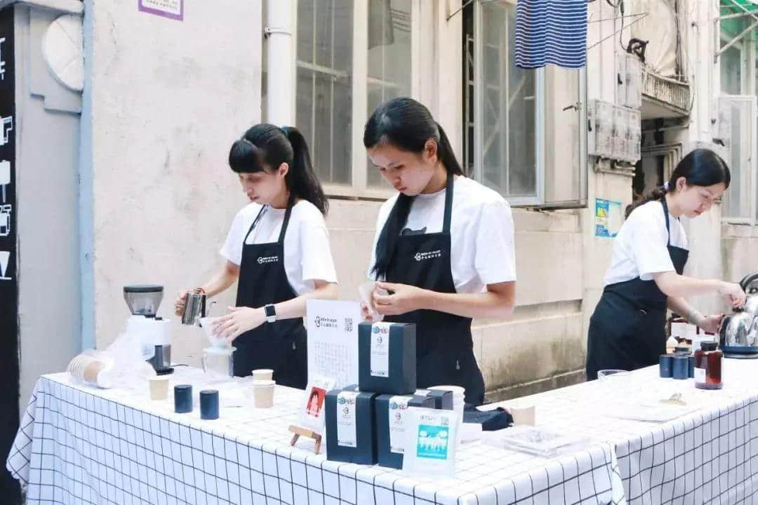 廣州有一群視障人士，在手沖咖啡里找到了不一樣的人生