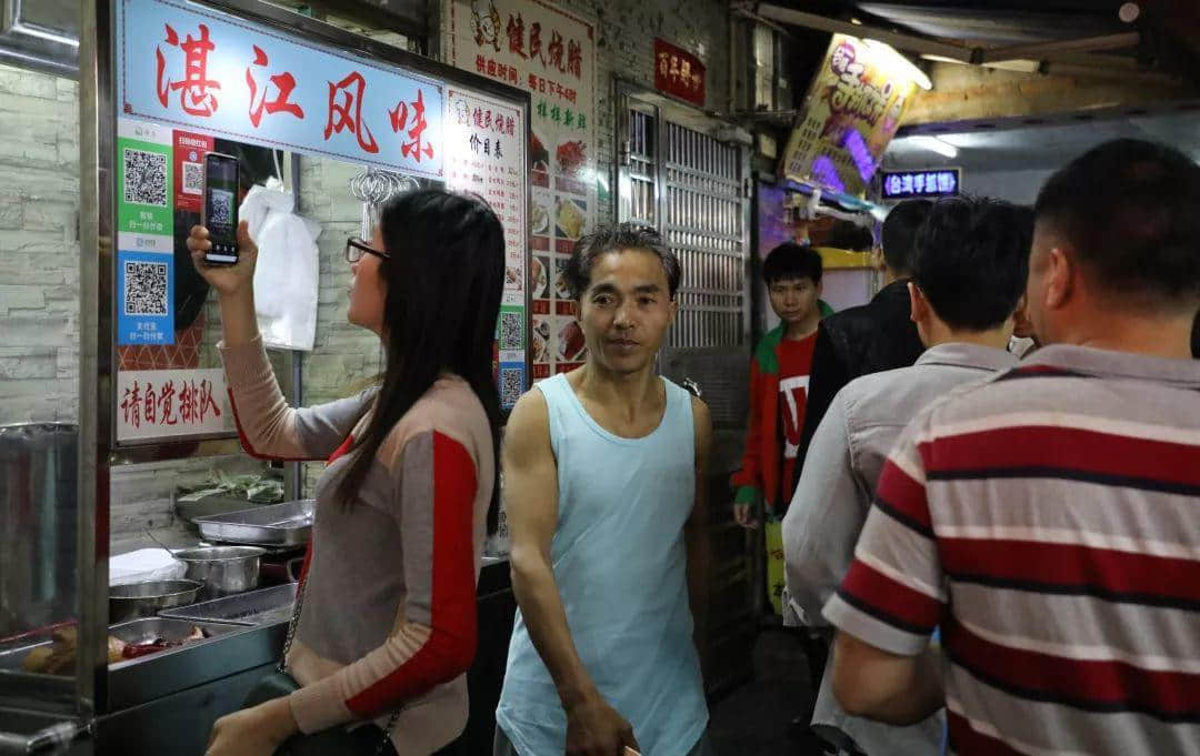 在本該跳廣場舞的年紀(jì)里，他卻選擇了跑酷