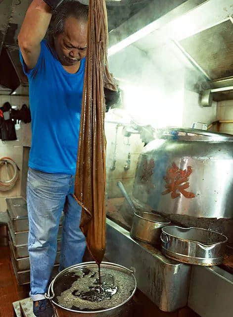 廣東龜苓膏：你以為它是涼粉，其實它是涼茶！