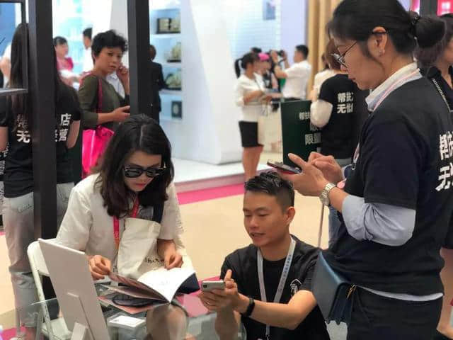 開實(shí)體店太苦？看看這個你就懂了