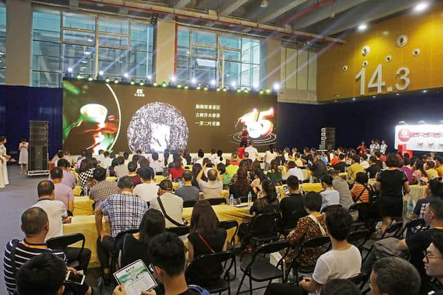 八方茶園老樹(shù)班章十五周年新品發(fā)布會(huì)圓滿(mǎn)舉辦 八方茶園老樹(shù)班章十五周年新品發(fā)布會(huì)圓滿(mǎn)舉辦