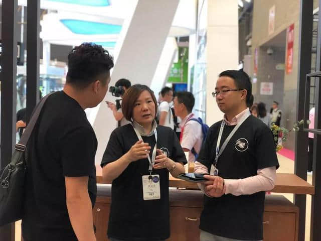 開實(shí)體店太苦？看看這個你就懂了