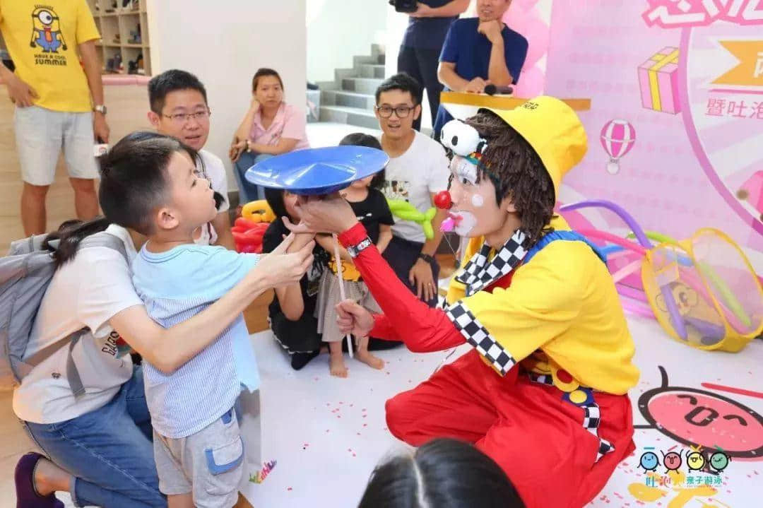 “感恩?臻愛(ài)?成長(zhǎng)——兩店同慶 感恩遇見(jiàn)” 暨吐泡泡親子游泳俱樂(lè)部番禺店周年慶