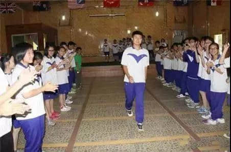 高中校服，最潮的運(yùn)動(dòng)服