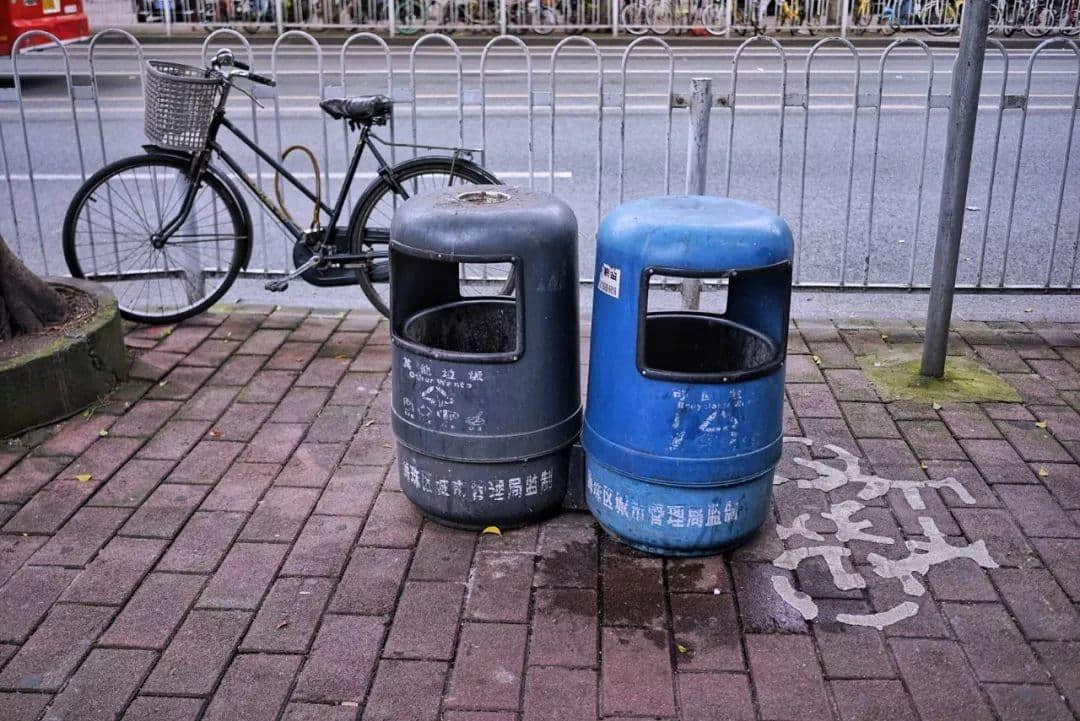 我們走上街頭，體驗了一下廣州的垃圾分類