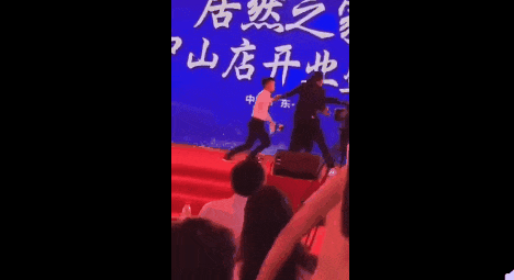 任達華當眾被刺，明星出外帶保鏢為面還是為命？