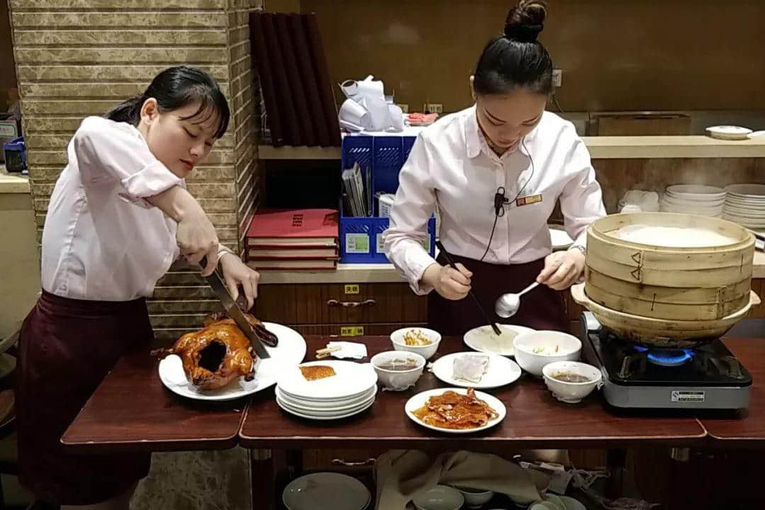 餐飲界有兩種老闆：一種是生意人，另一種是匠人……