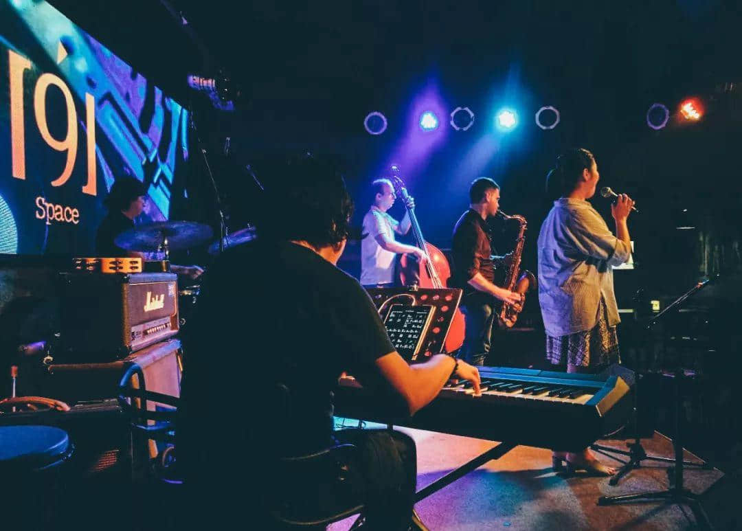 等來夏天的本土livehouse，終究敵不過音樂餐吧
