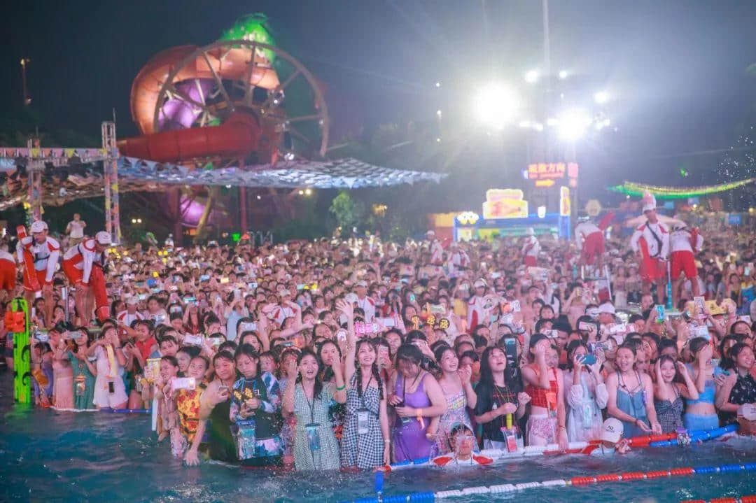 8月來長隆水上樂園high翻一夏！還能Get范丞丞同款快樂哦！