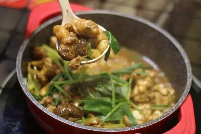 【欣知食】| 大龍鳳，這里的榴蓮雞煲好吃到哭！