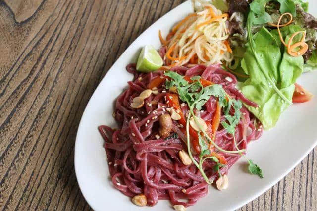 【欣知食】︱來這棟70年歷史老騎樓，艷遇一份Pavlova蛋白霜