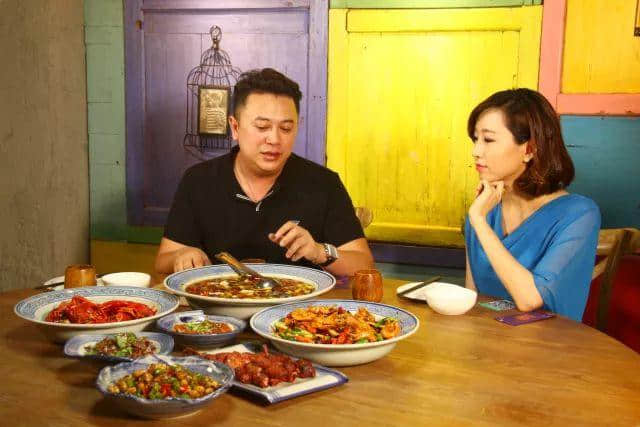 【欣知食】︱酸菜、紅椒與鱸魚的《三國(guó)演義》