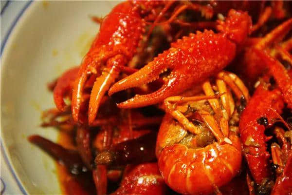 【欣知食】︱酸菜、紅椒與鱸魚的《三國(guó)演義》