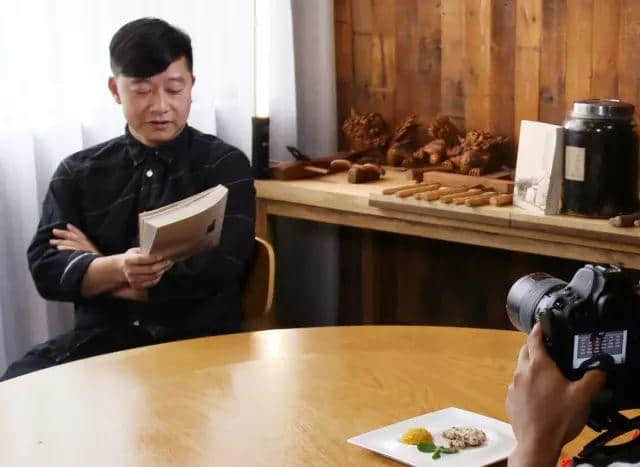 【欣知食】| “十年老菜脯，一口就想哭”，潮汕老饕說《潮汕老厝》