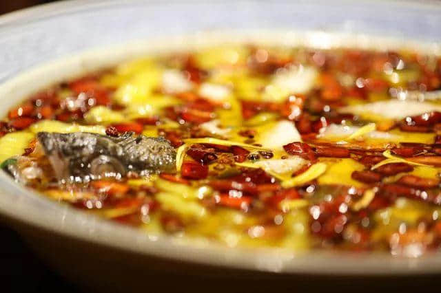 【欣知食】︱酸菜、紅椒與鱸魚的《三國(guó)演義》