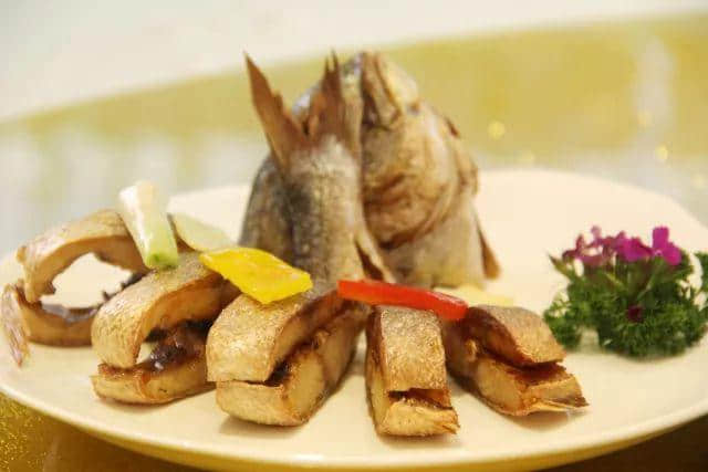 【欣知食】| 讀《粵韻唐詩》，品新派粵菜