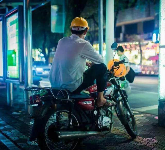 摩托佬，廣州“孤膽英雄”