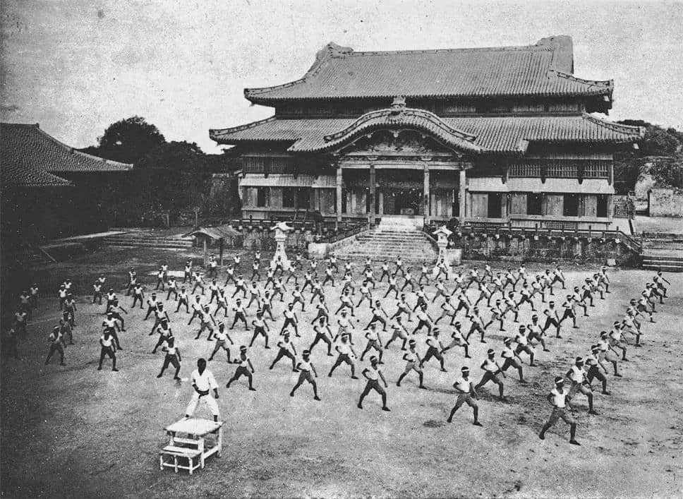 空手道是源于中國，發(fā)展于日本，流行于世界的武術(shù)