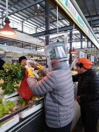 廣東人的悖論：不戴口罩不能出街，但不出街又買不到口罩