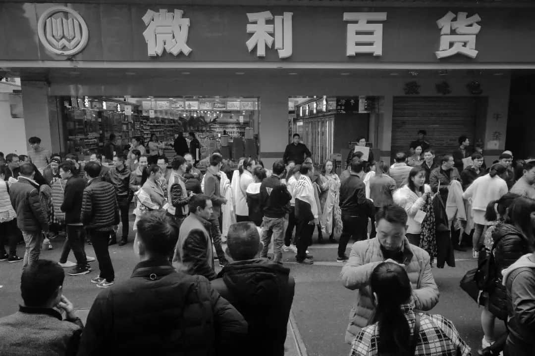 疫情下的城市——廣州服裝專業(yè)市場實錄 疫情下的城市——廣州服裝專業(yè)市場實錄