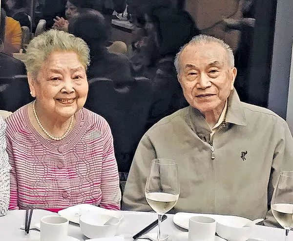 江獻(xiàn)珠女士也是美食家，曾與其先生一起出版多本美食專著