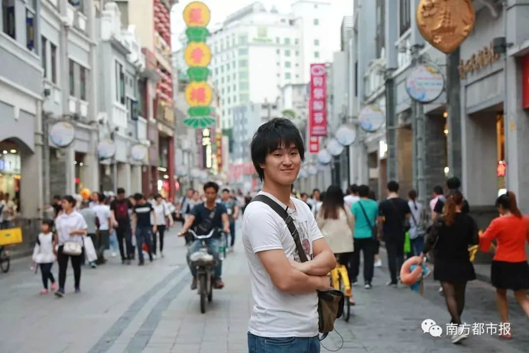 呢幾個(gè)鬼佬粵語(yǔ)“咯咯聲”，但依家啲細(xì)路就聲都唔聲